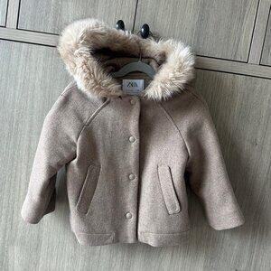 Zara Kids Beige Faux Fur Jacket. Size 3-4
